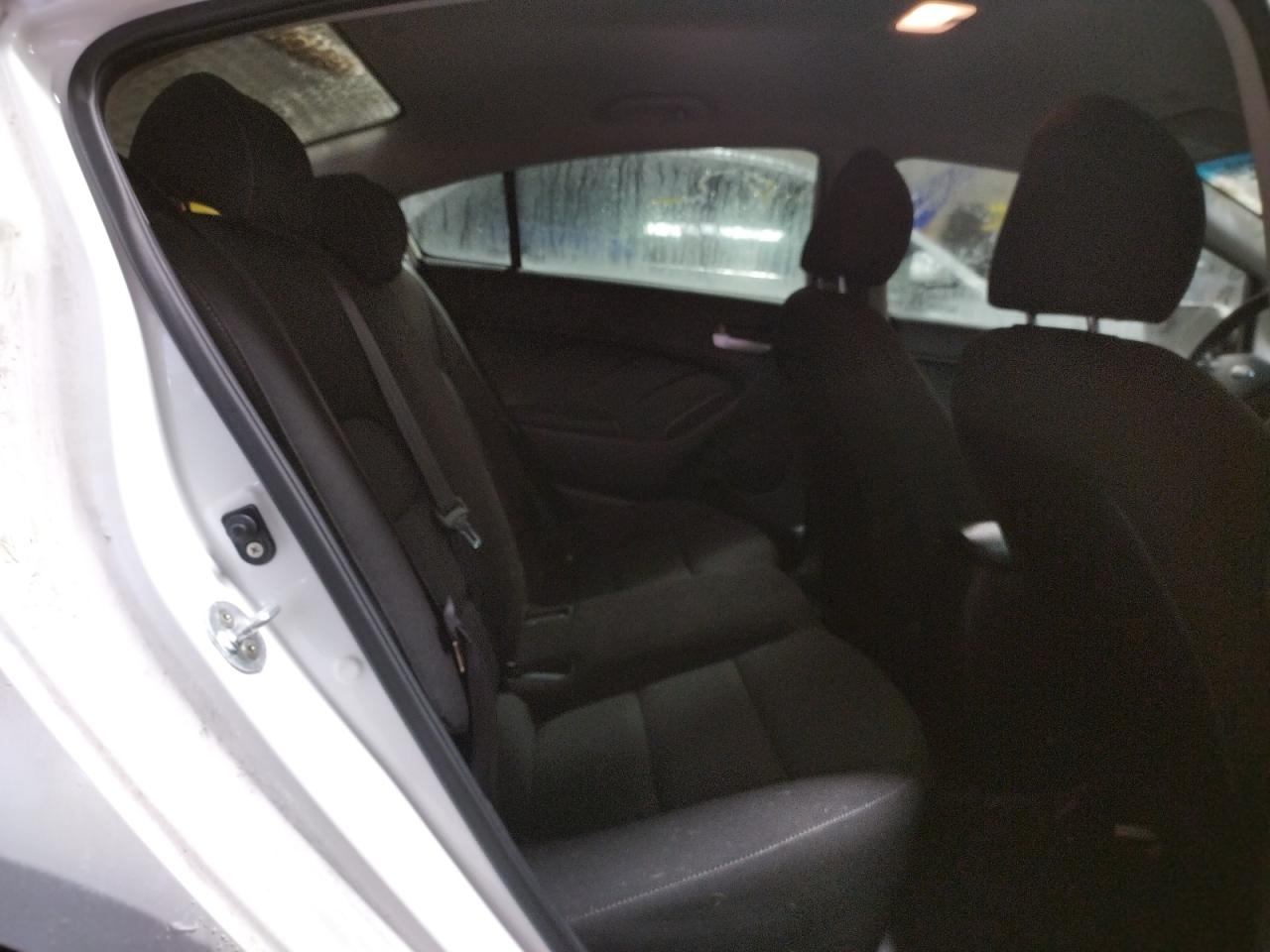 Photo 6 from auction – 2017 KIA FORTE LX with VIN 3KPFK4A72HE065524