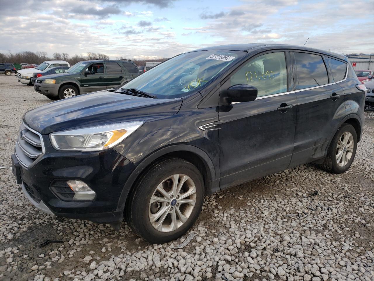 Photo 2 from auction – 2017 FORD ESCAPE SE with VIN 1FMCU0G99HUD77609