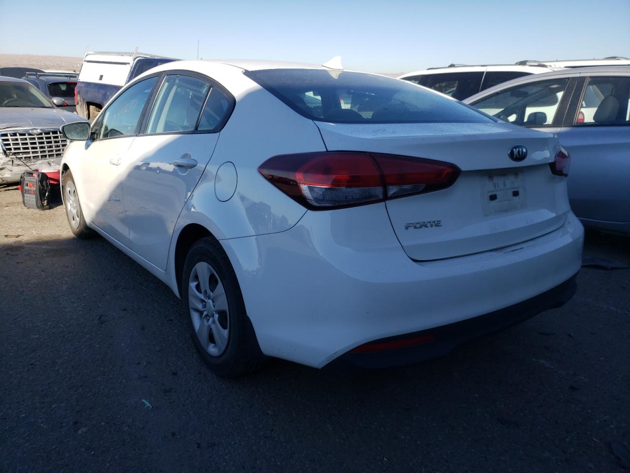 Photo 3 from auction – 2017 KIA FORTE LX with VIN 3KPFK4A7XHE034747