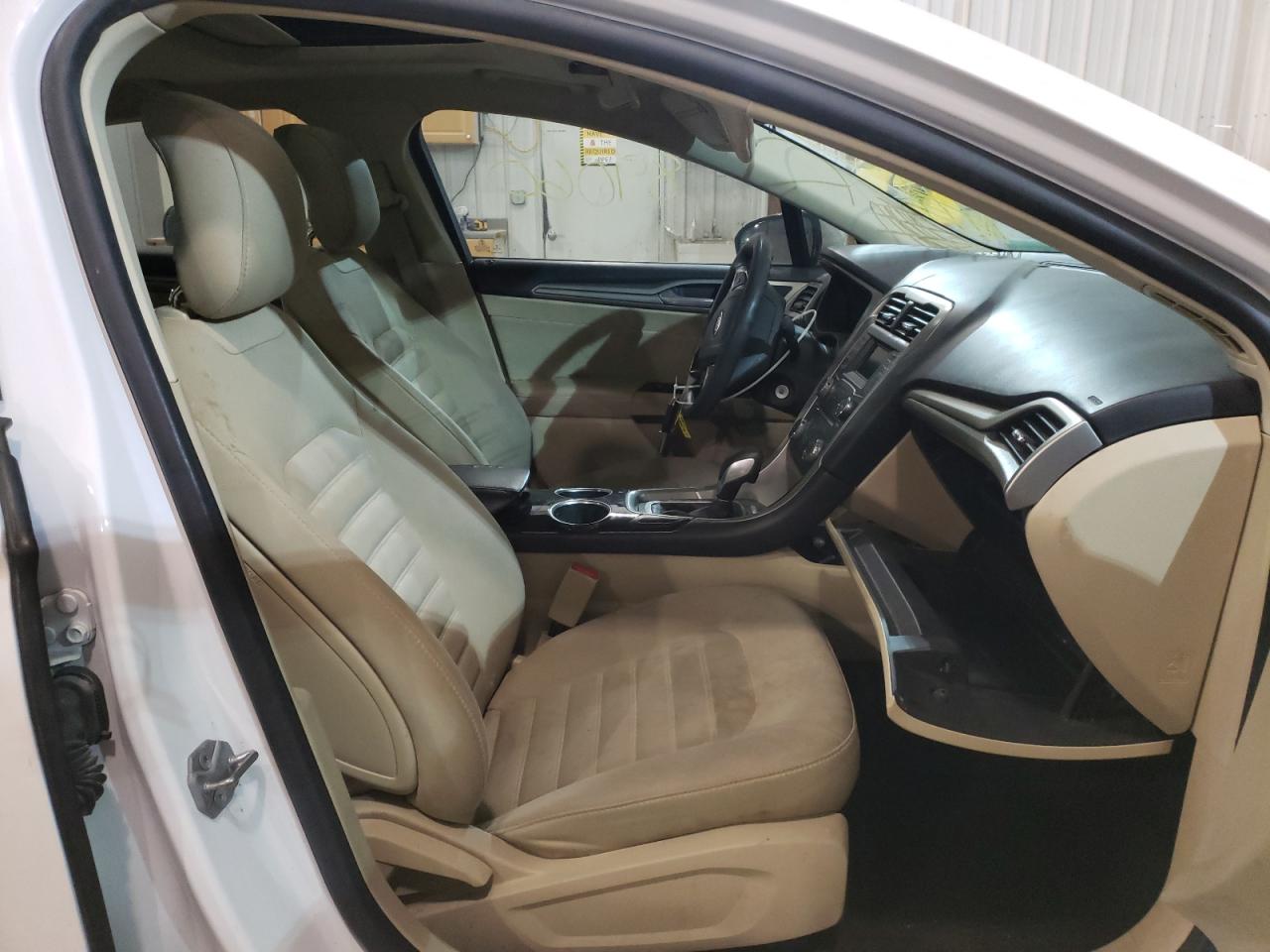 Photo 5 from auction – 2014 FORD FUSION SE with VIN 3FA6P0HD4ER111080