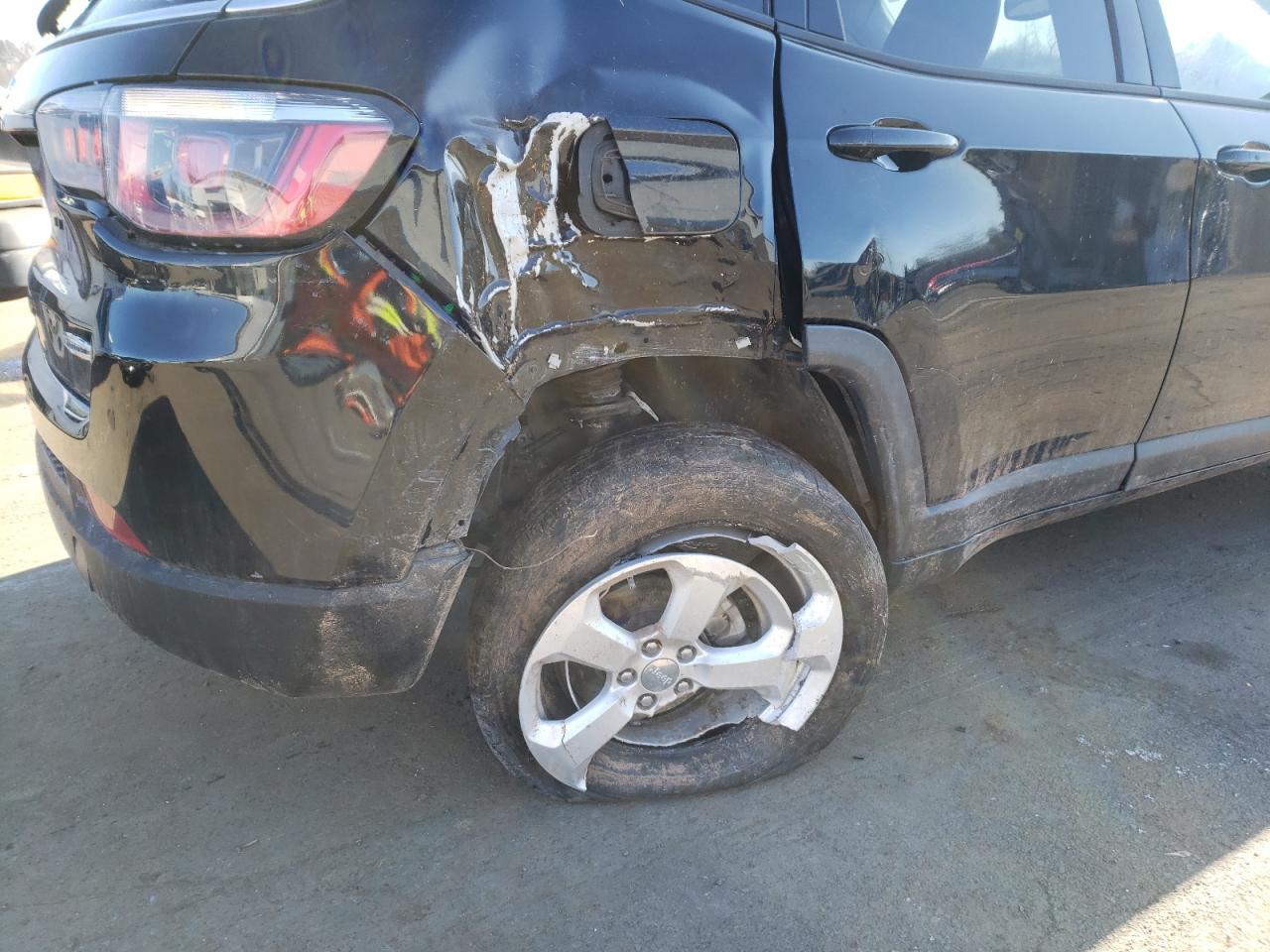 Photo 9 from auction – 2018 JEEP COMPASS LA with VIN 3C4NJDBB8JT325976