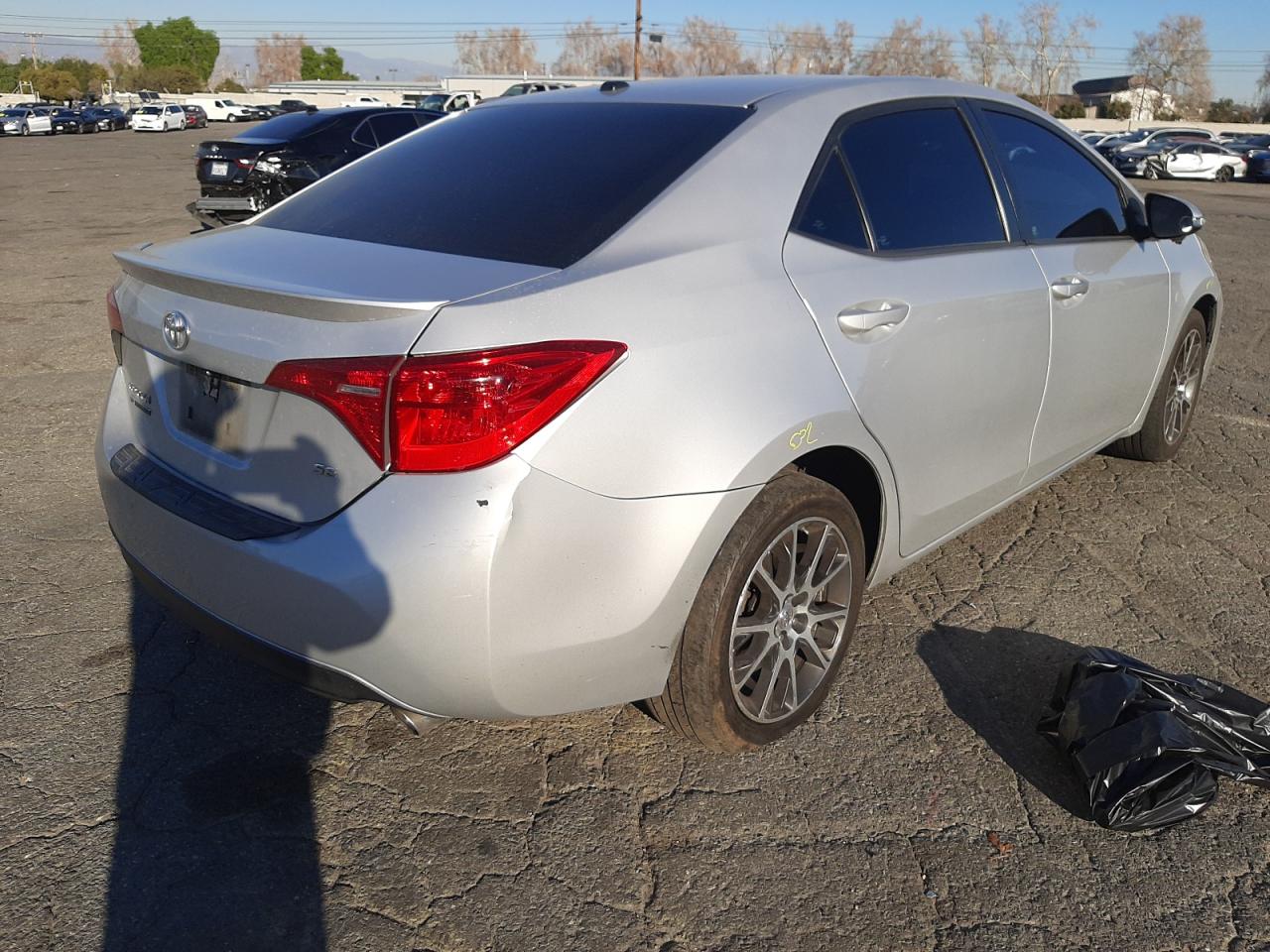 Photo 4 from auction – 2017 TOYOTA COROLLA L with VIN 5YFBURHE4HP606548