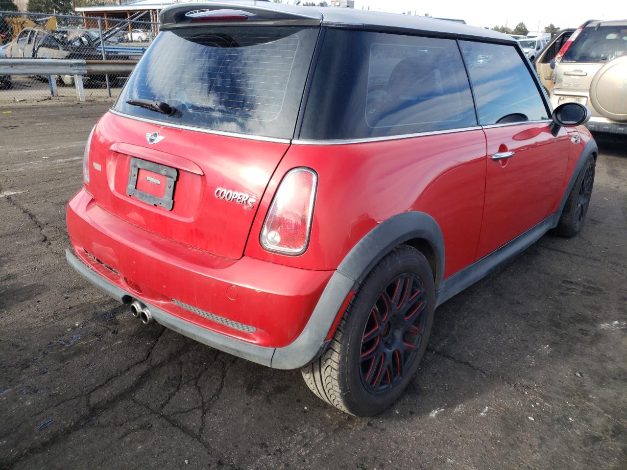 Photo 4 from auction – 2006 MINI COOPER S with VIN WMWRE33506TJ38059