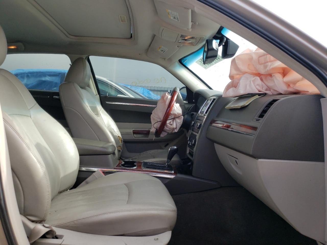 Photo 5 from auction – 2008 CHRYSLER 300C with VIN 2C3LA63H18H193611