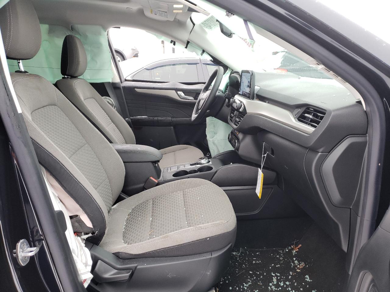Photo 5 from auction – 2021 FORD ESCAPE SE with VIN 1FMCU9G60MUB08967