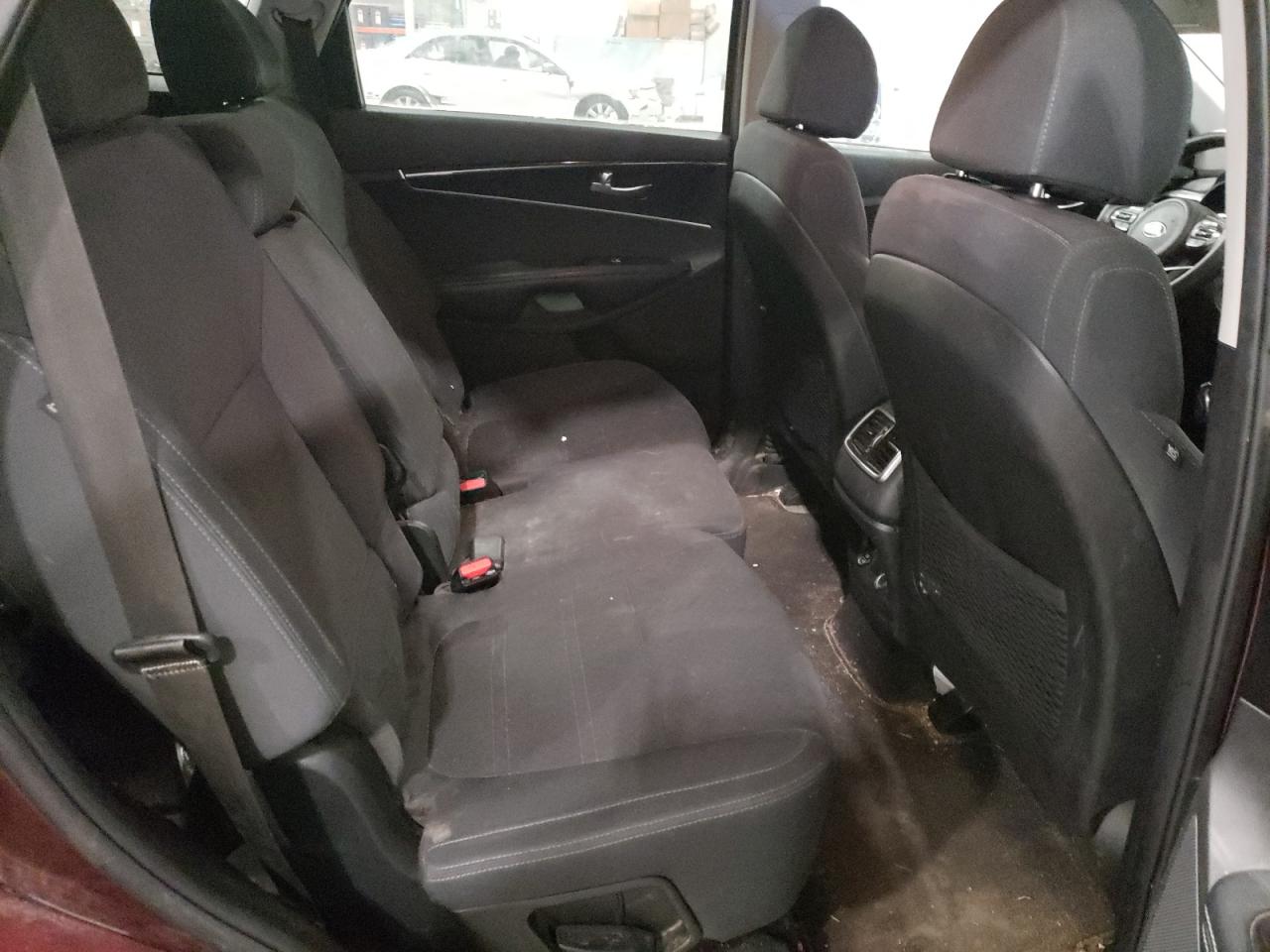 Photo 6 from auction – 2018 KIA SORENTO LX with VIN 5XYPGDA34JG407762