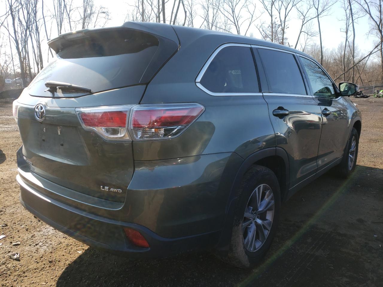 Photo 4 from auction – 2016 TOYOTA HIGHLANDER with VIN 5TDBKRFH9GS320851