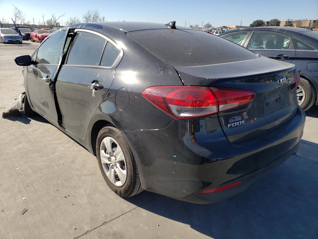 Photo 3 from auction – 2017 KIA FORTE LX with VIN 3KPFK4A71HE050917