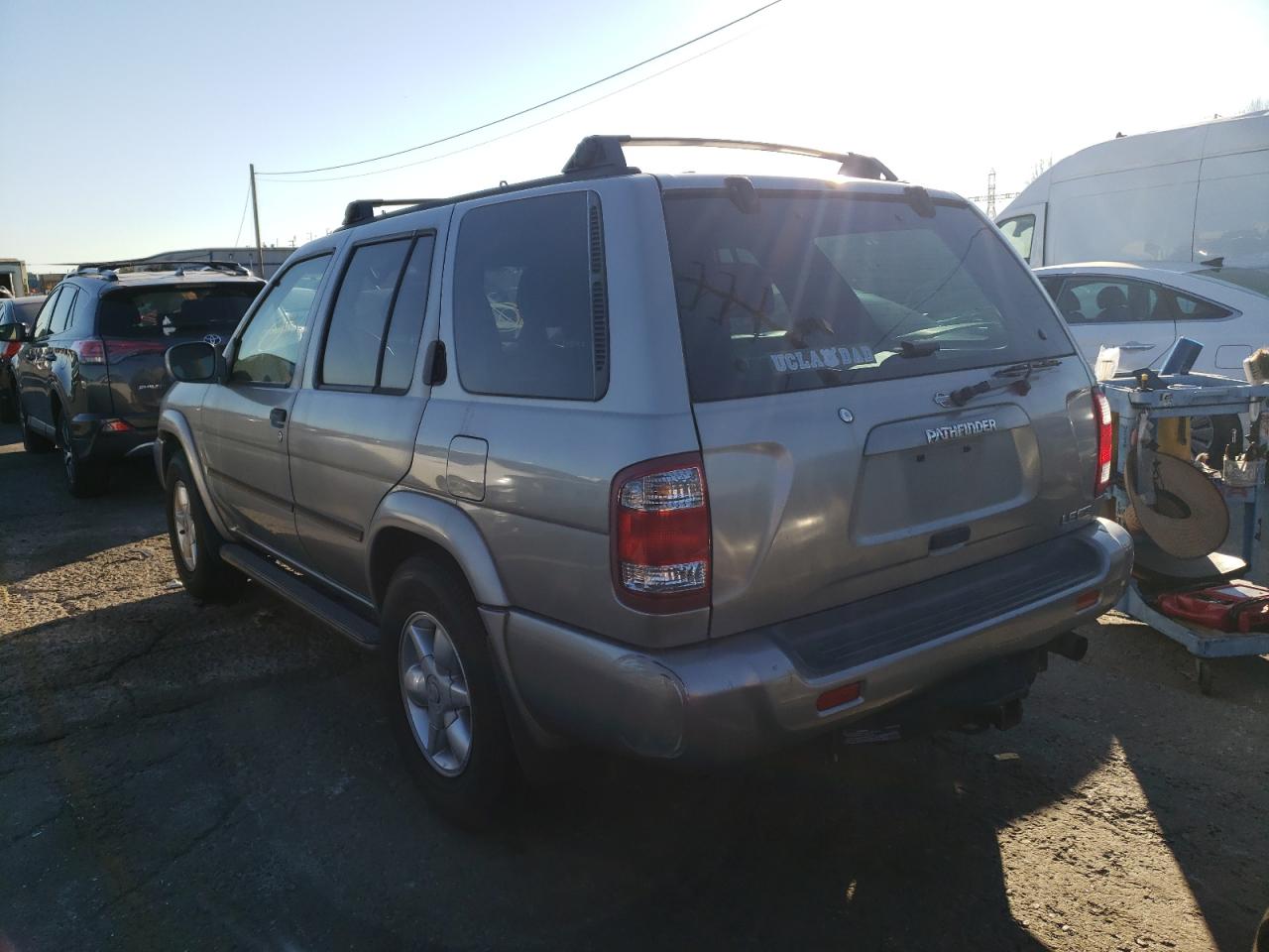 Photo 3 from auction – 2001 NISSAN PATHFINDER with VIN JN8DR07X41W504760