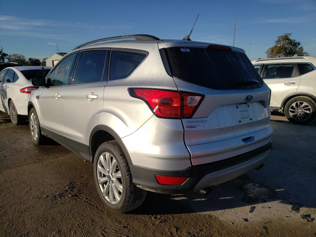 Photo 3 from auction – 2019 FORD ESCAPE SEL with VIN 1FMCU9HD5KUB90432