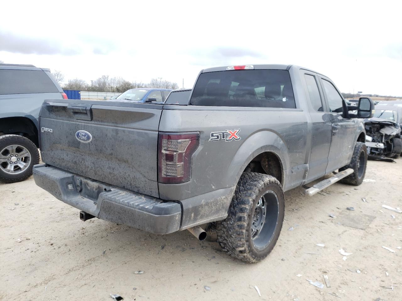 Photo 4 from auction – 2017 FORD F150 SUPER with VIN 1FTEX1CP7HKD93172