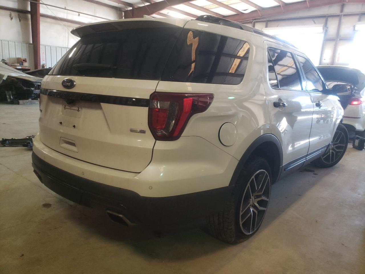 Photo 4 from auction – 2017 FORD EXPLORER S with VIN 1FM5K8GT6HGA67134