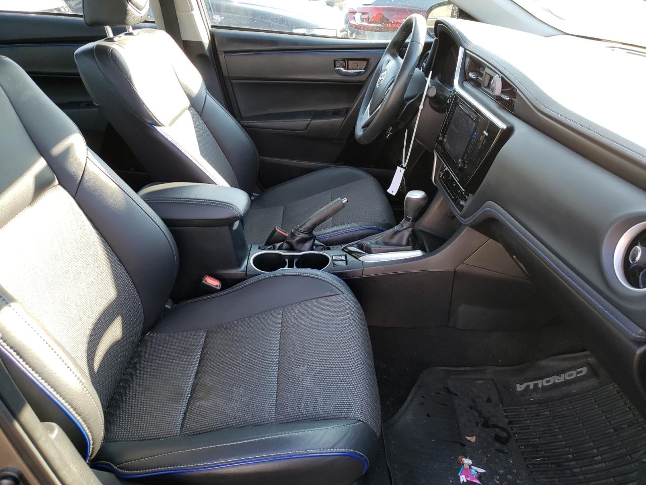 Photo 5 from auction – 2017 TOYOTA COROLLA L with VIN 2T1BURHE9HC950201