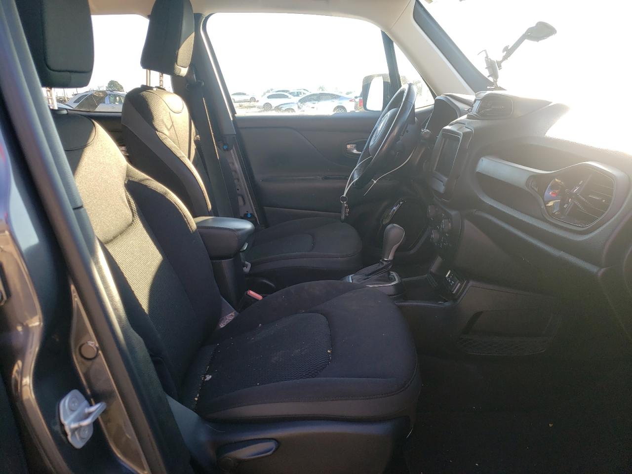 Photo 5 from auction – 2018 JEEP RENEGADE L with VIN ZACCJABB6JPH91760