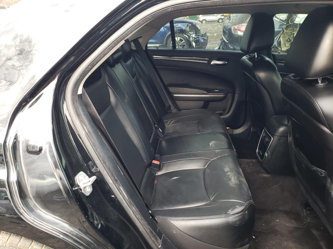 Photo 6 from auction – 2016 CHRYSLER 300 LIMITE with VIN 2C3CCAAG3GH311258