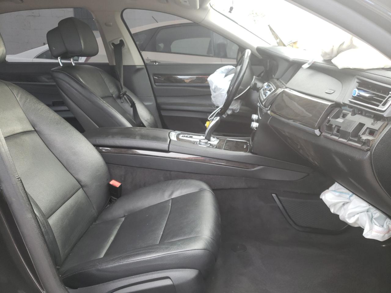 Photo 5 from auction – 2013 BMW 740 LXI with VIN WBAYF4C51DDE23751