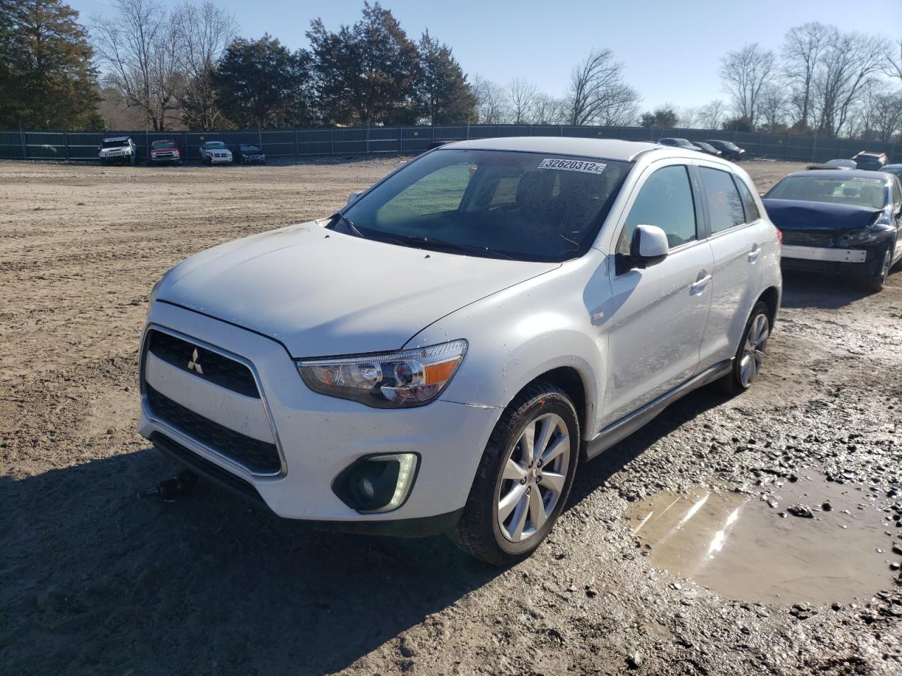 Zdjęcie 2 z aukcji – 2015 MITSUBISHI OUTLANDER z VIN 4A4AP4AUXFE057481