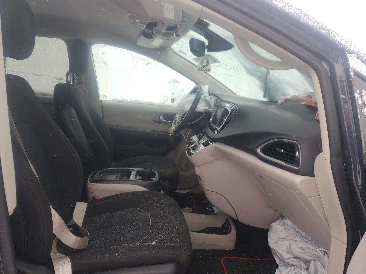 Photo 5 from auction – 2020 CHRYSLER PACIFICA T with VIN 2C4RC1FG8LR267034