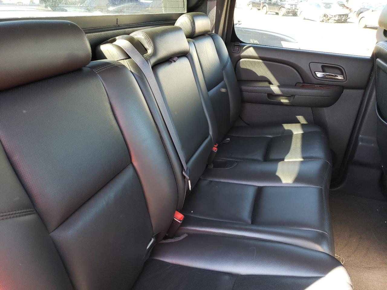 Photo 6 from auction – 2011 CHEVROLET AVALANCHE with VIN 3GNTKGE30BG259662