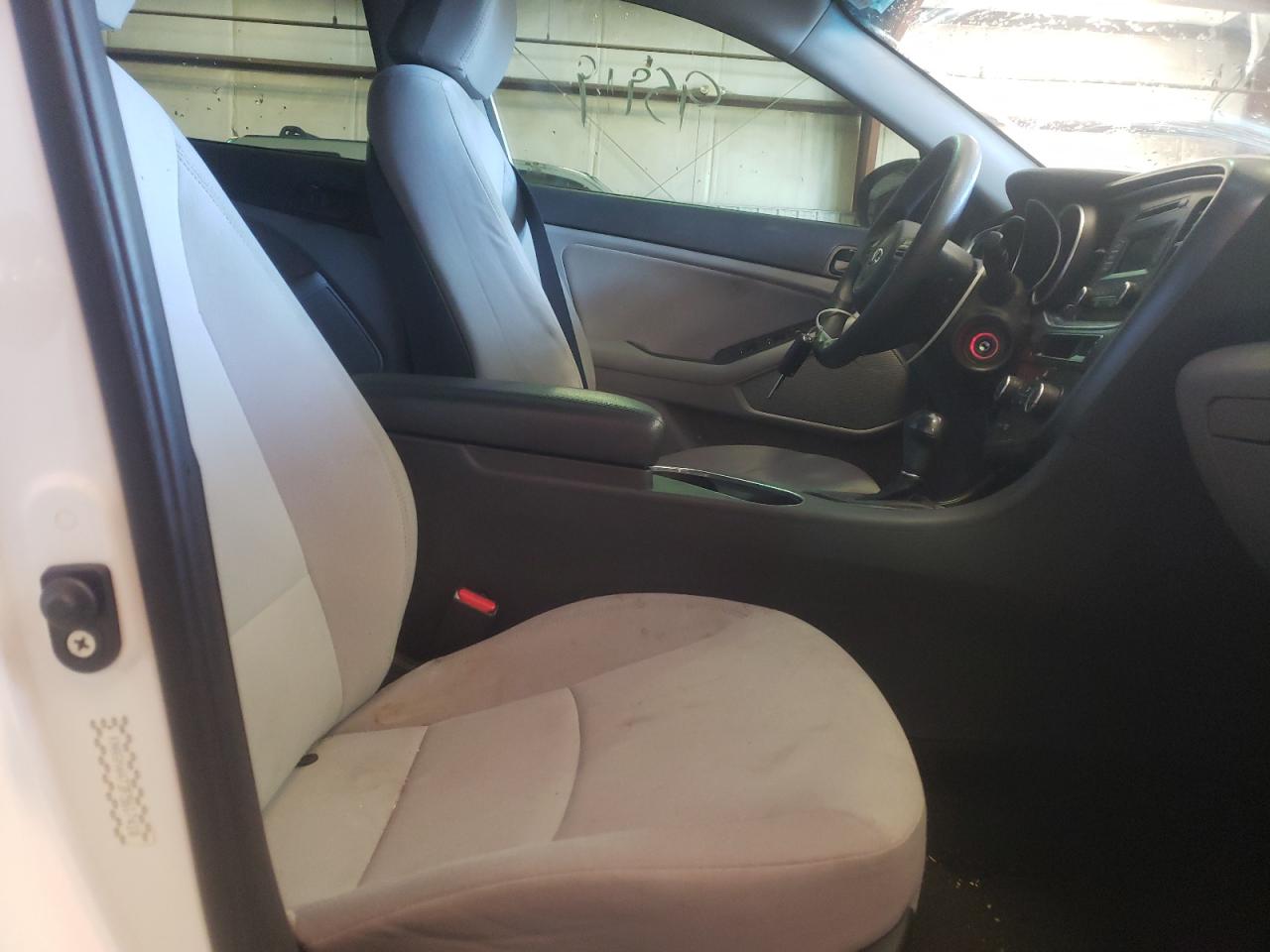 Photo 5 from auction – 2015 KIA OPTIMA LX with VIN KNAGM4A73F5617410
