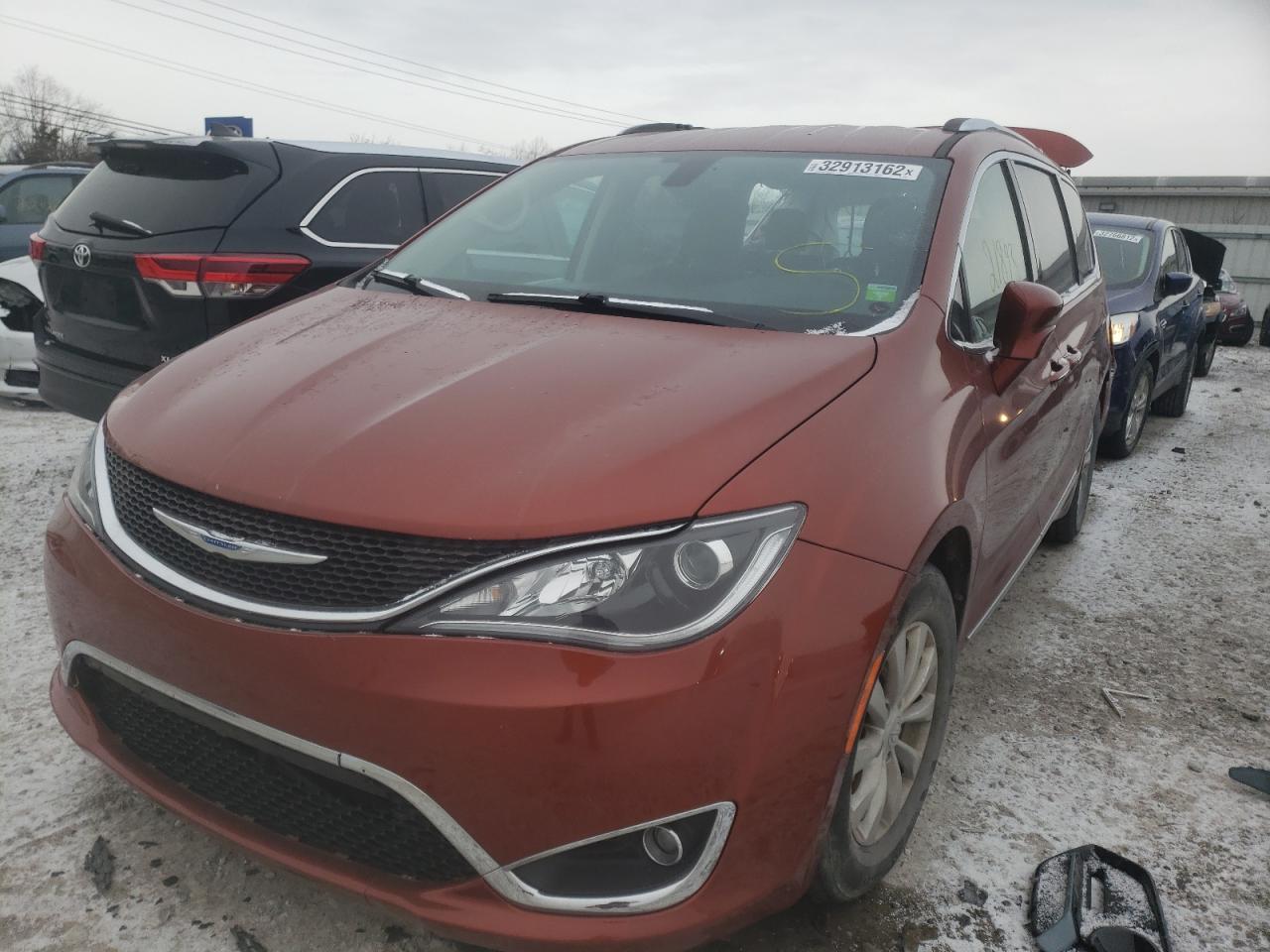Photo 2 from auction – 2018 CHRYSLER PACIFICA T with VIN 2C4RC1EG8JR262060