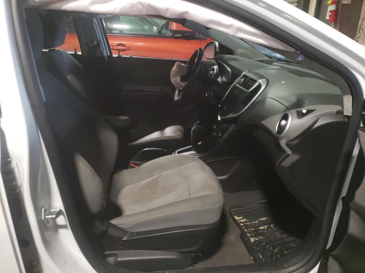 Photo 5 from auction – 2018 CHEVROLET SONIC LS with VIN 1G1JB5SH2J4122781