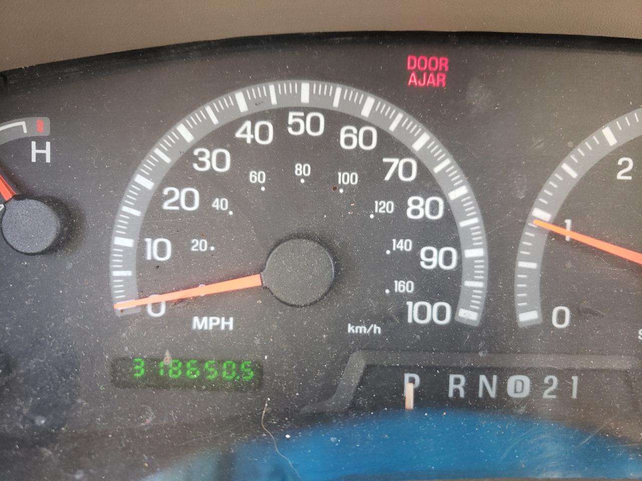 Photo 8 from auction – 2001 FORD F150 SUPER with VIN 1FTRW07W91KB83923