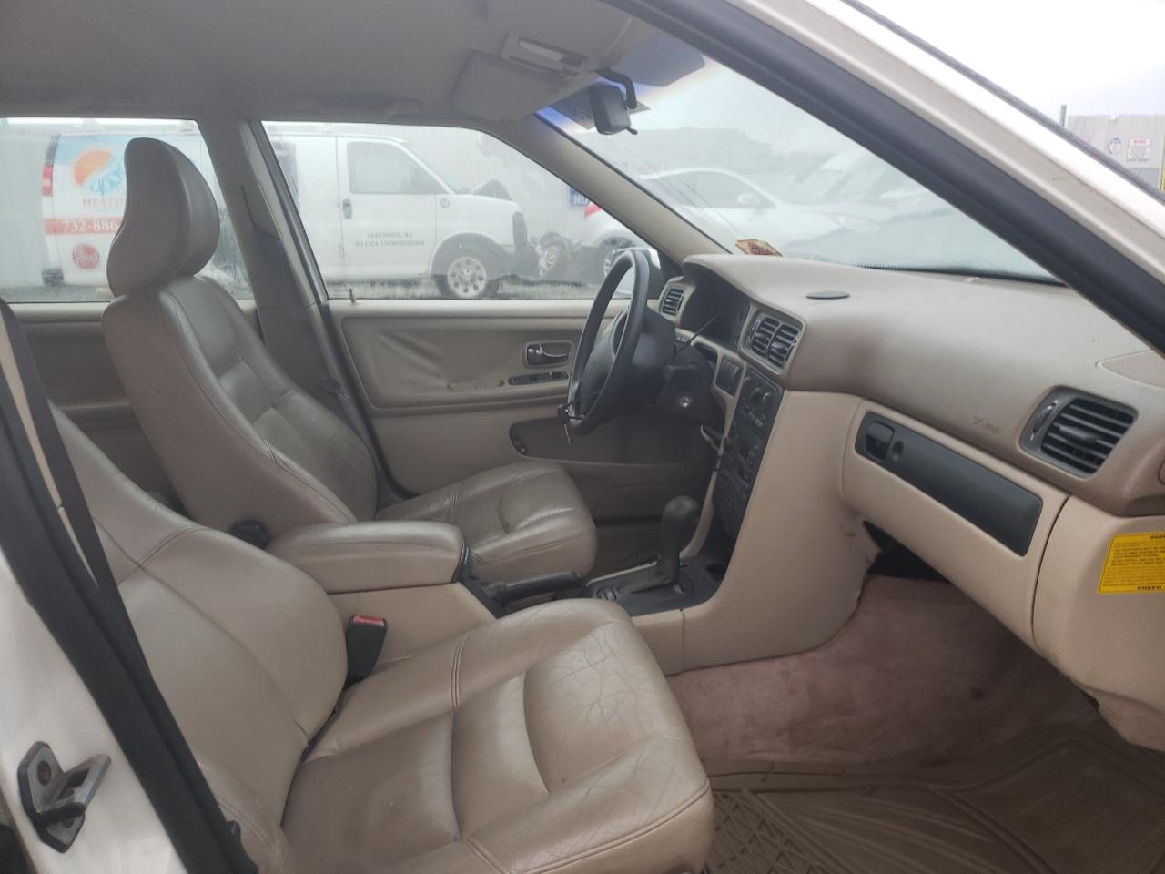 Photo 9 from auction – 1999 VOLVO V70 with VIN YV1LW55A5X2555786