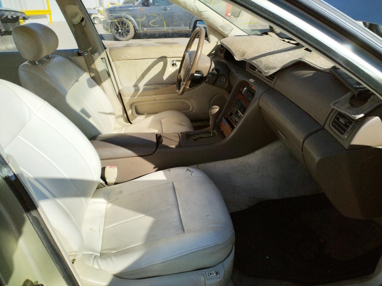 Photo 5 from auction – 1994 INFINITI J30 with VIN JNKAY21D3RM105355