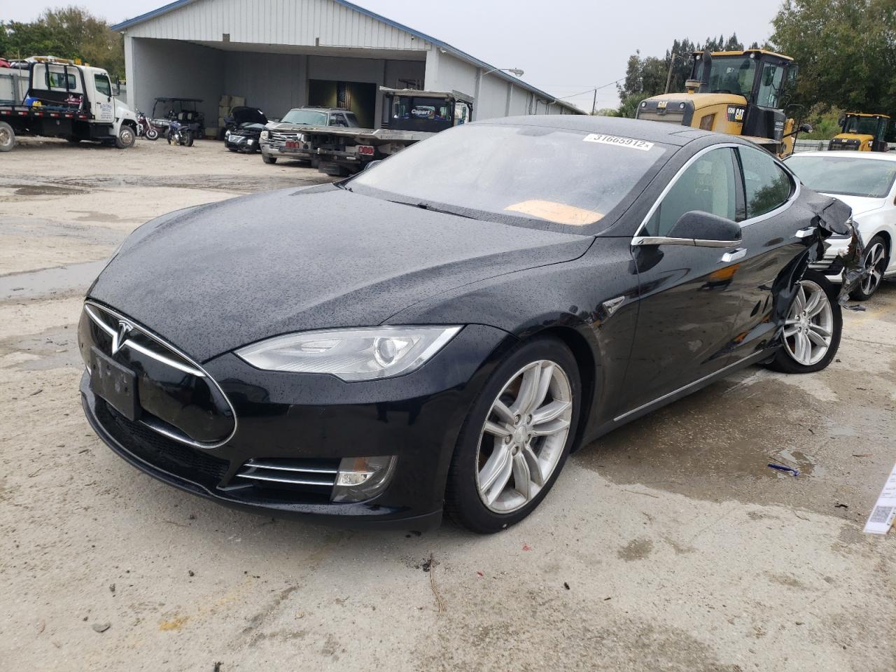 Photo 2 from auction – 2013 TESLA MODEL S with VIN 5YJSA1CN5DFP24728