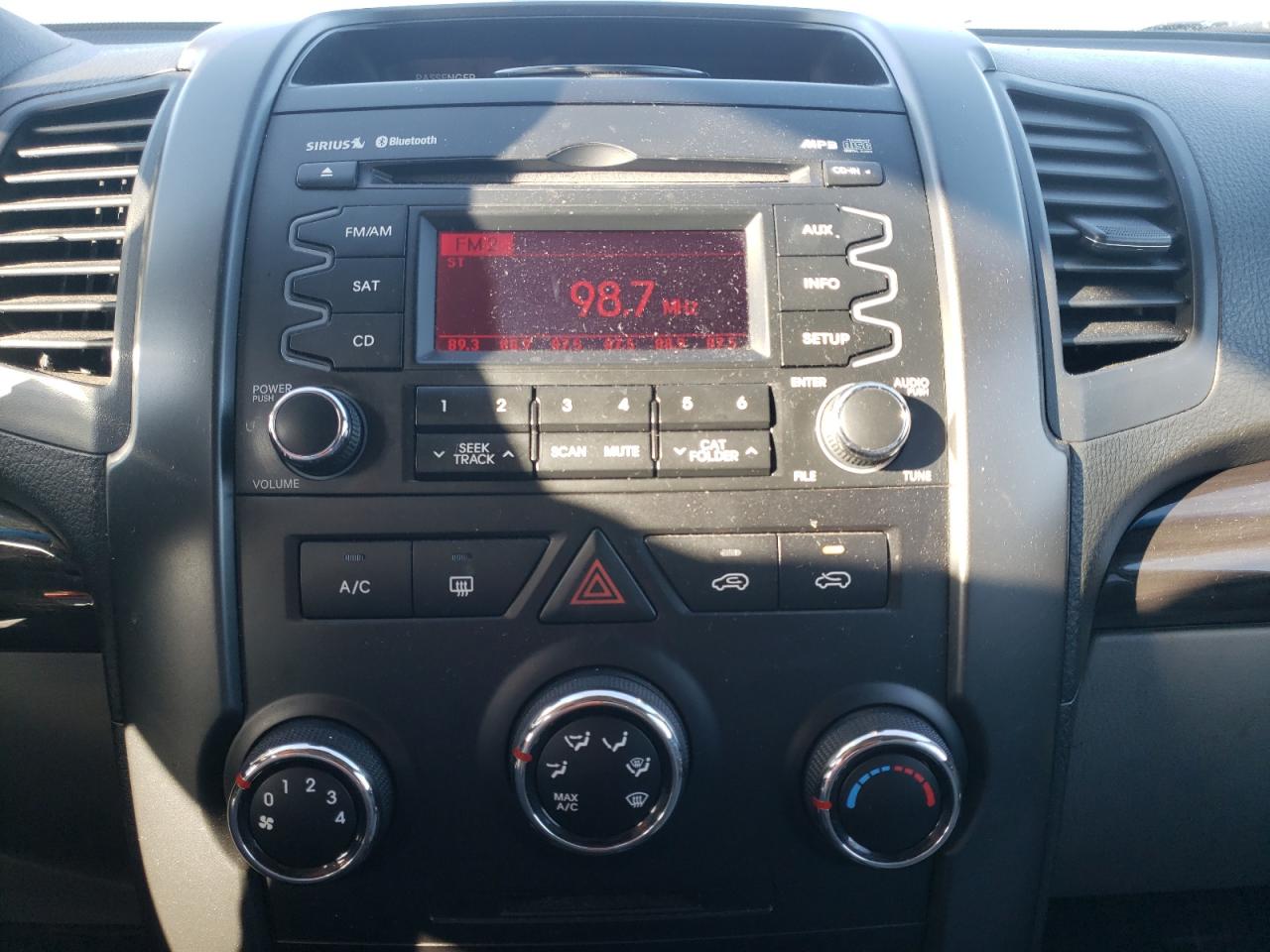 Photo 9 from auction – 2011 KIA SORENTO BA with VIN 5XYKTCA17BG014595
