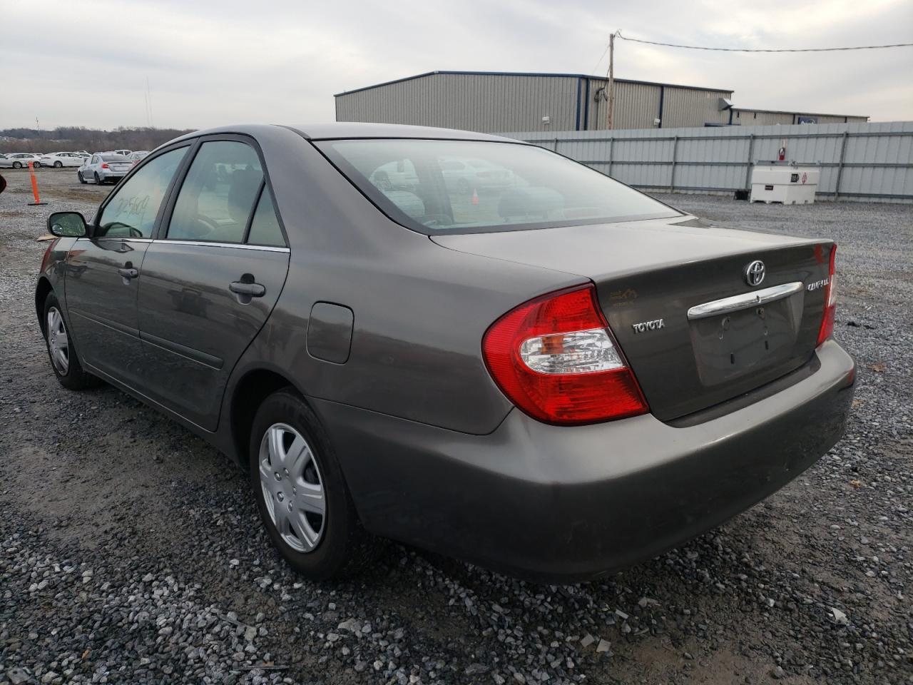 Photo 3 from auction – 2003 TOYOTA CAMRY LE with VIN 4T1BE32K33U681015