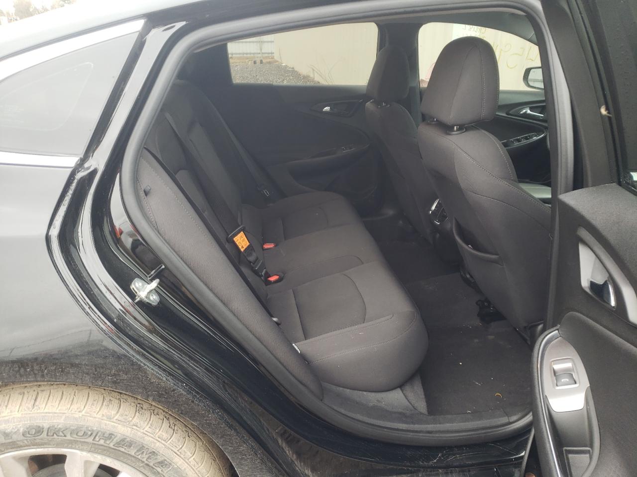 Photo 6 from auction – 2019 CHEVROLET MALIBU LT with VIN 1G1ZD5ST8KF115342