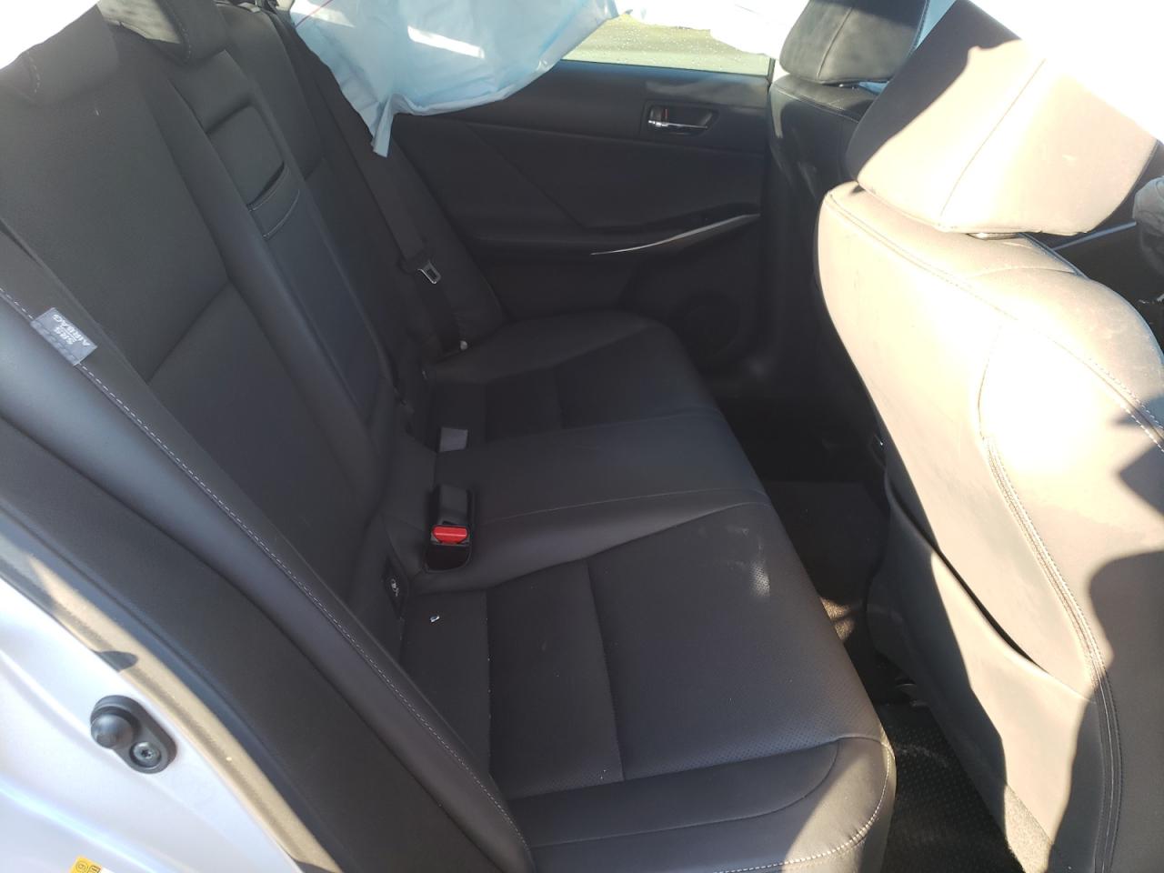 Photo 6 from auction – 2016 LEXUS IS 200T with VIN JTHBA1D20G5016430