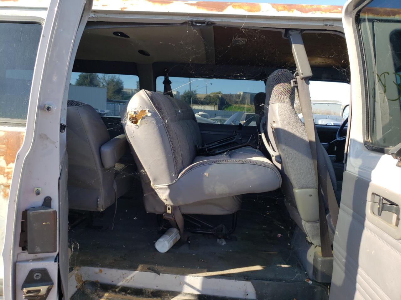 Photo 6 from auction – 1999 DODGE RAM WAGON with VIN 2B5WB35Z0XK543072