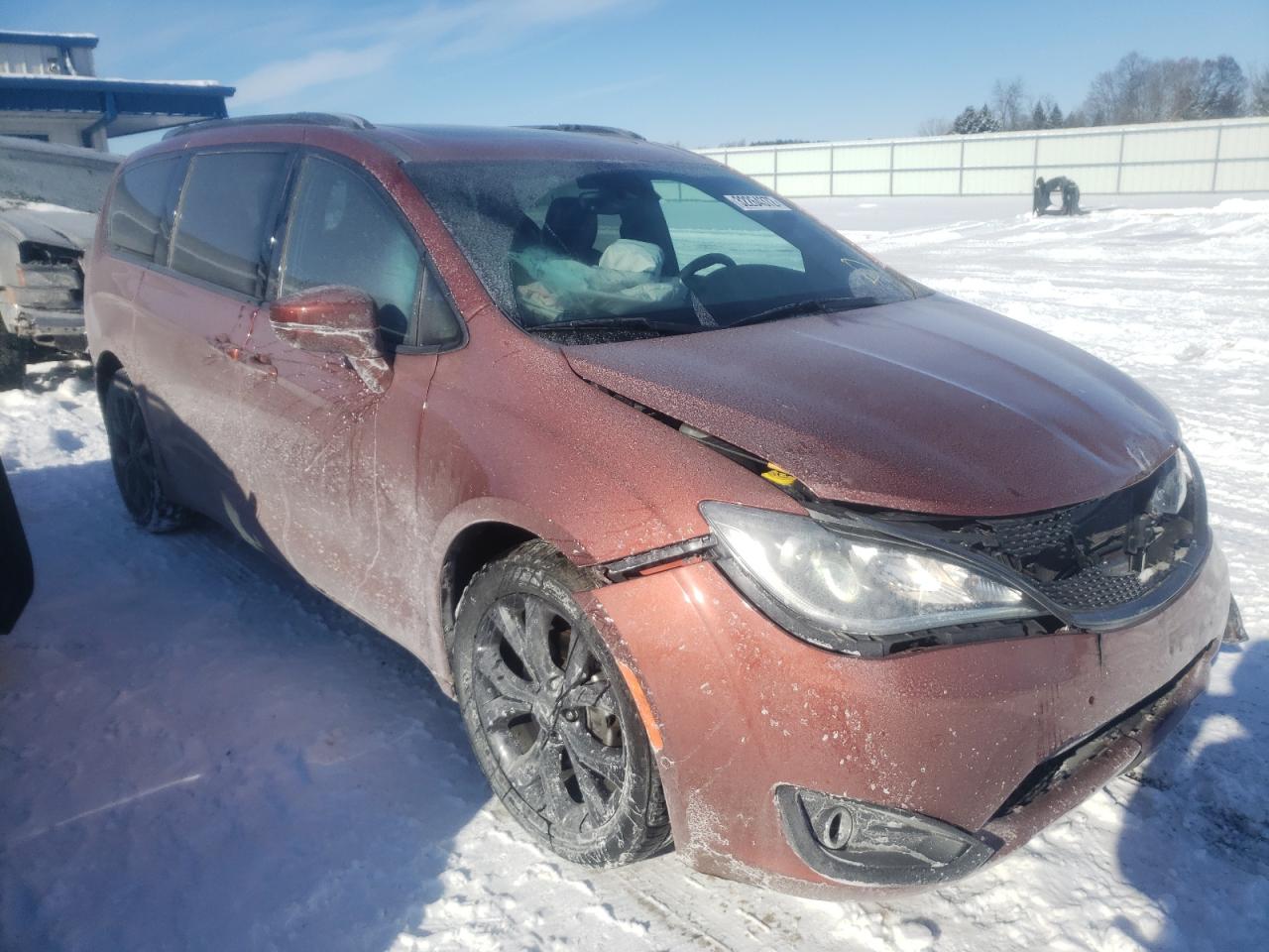 CHRYSLER PACIFICA L 2018 with VIN 2C4RC1GGXJR260369 - Photo from auction