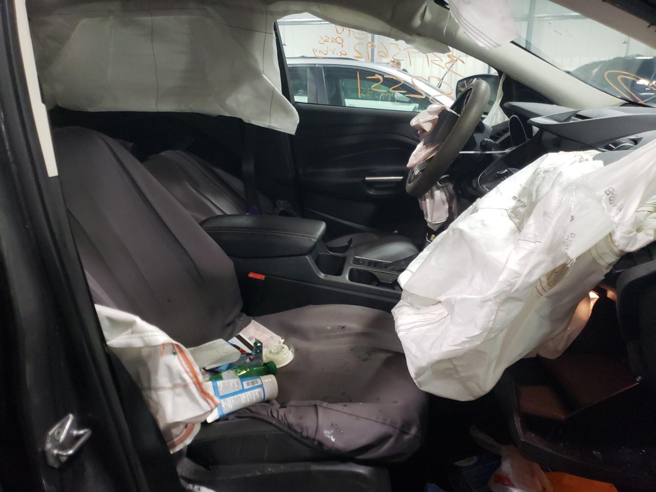 Photo 5 from auction – 2017 FORD ESCAPE SE with VIN 1FMCU0GD0HUC20409