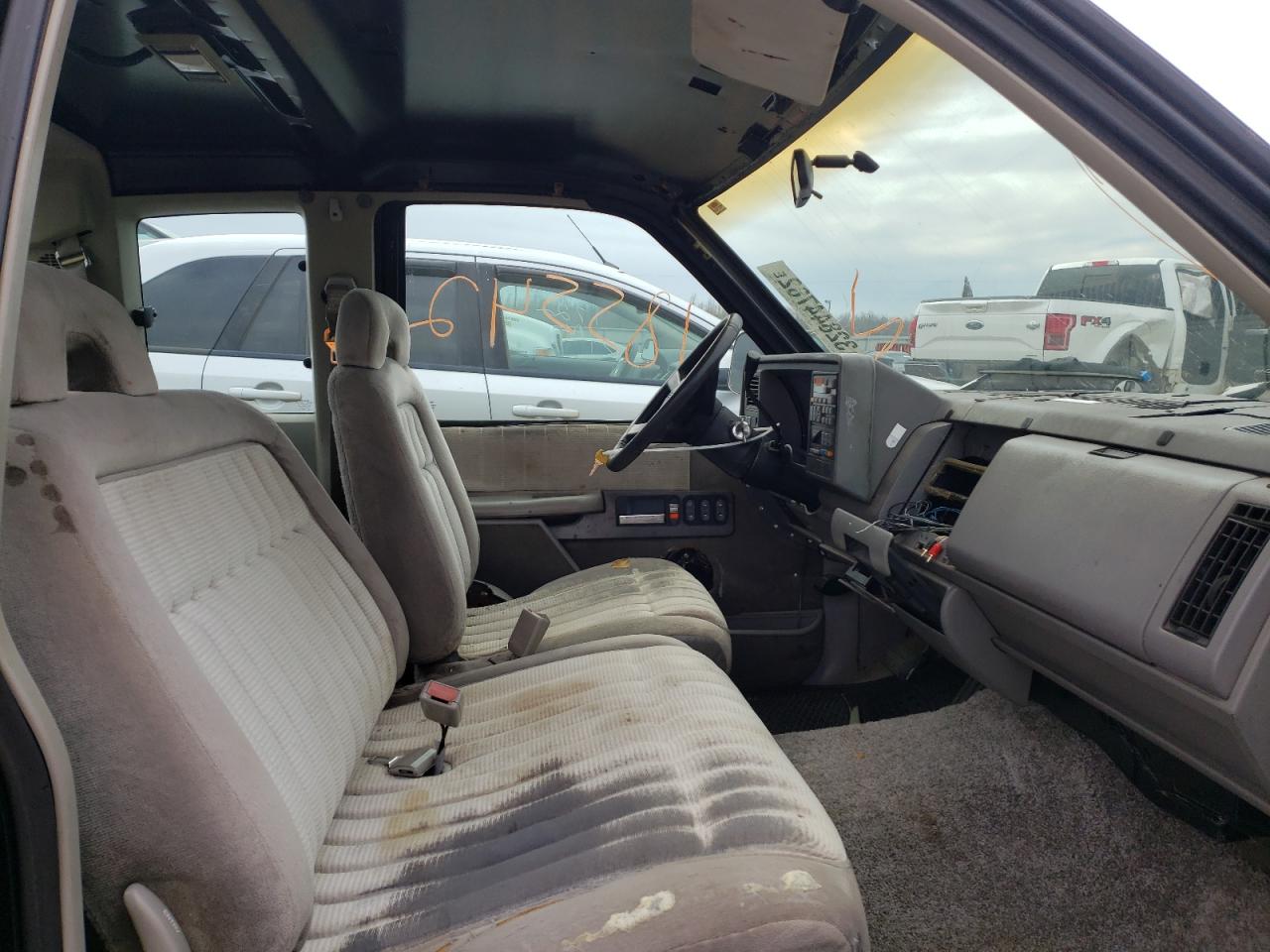 Photo 5 from auction – 1994 CHEVROLET GMT-400 C1 with VIN 1GCEC19K2RE281662