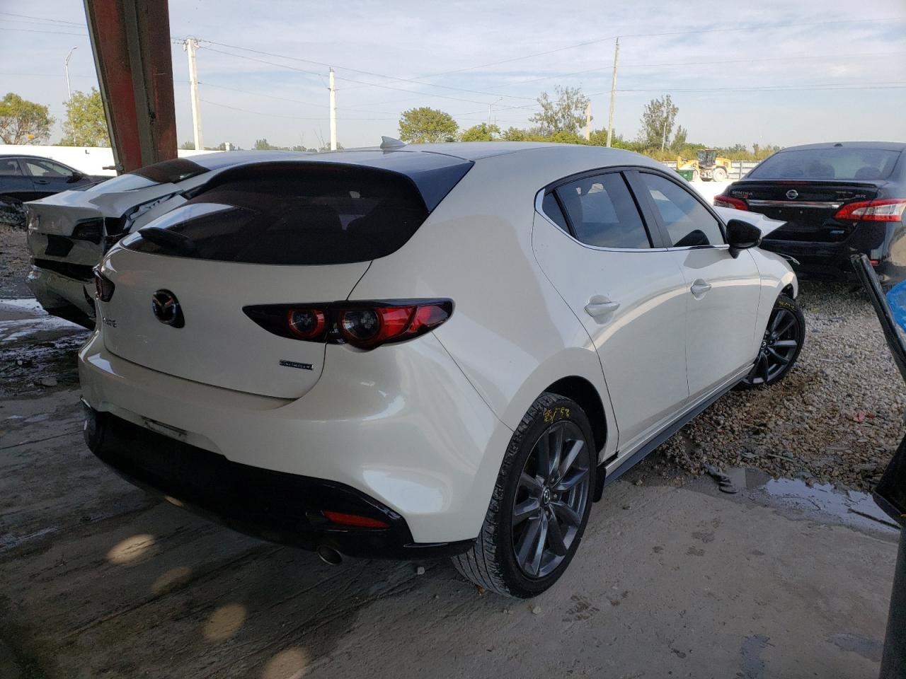 Photo 4 from auction – 2019 MAZDA 3 PREFERRE with VIN JM1BPAMM9K1137300