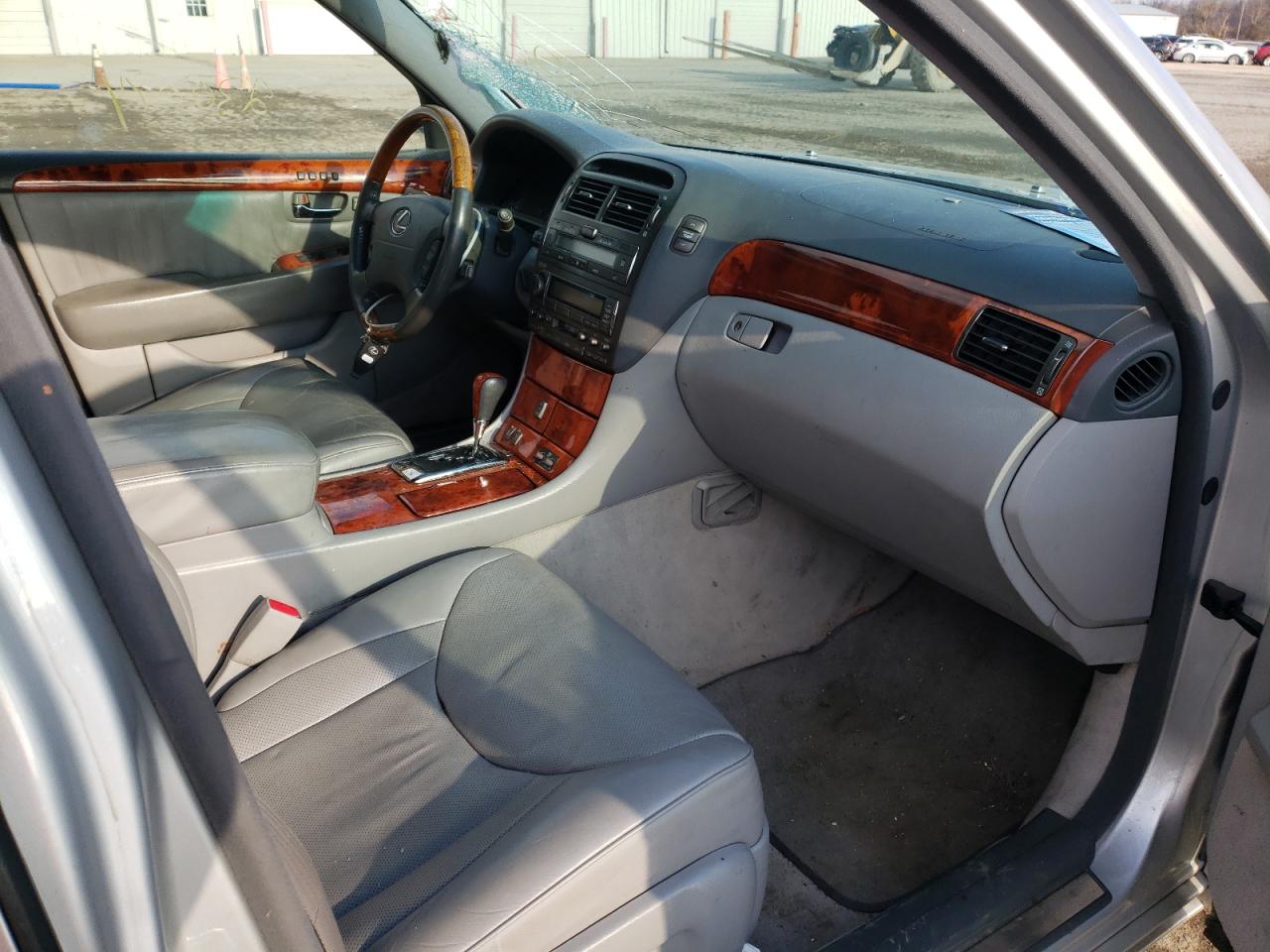 Photo 5 from auction – 2006 LEXUS LS 430 with VIN JTHBN36F965040787