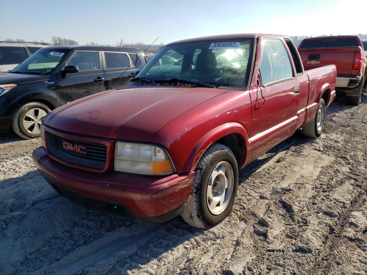 Photo 2 from auction – 1998 GMC SONOMA with VIN 1GTCS1946W8533497