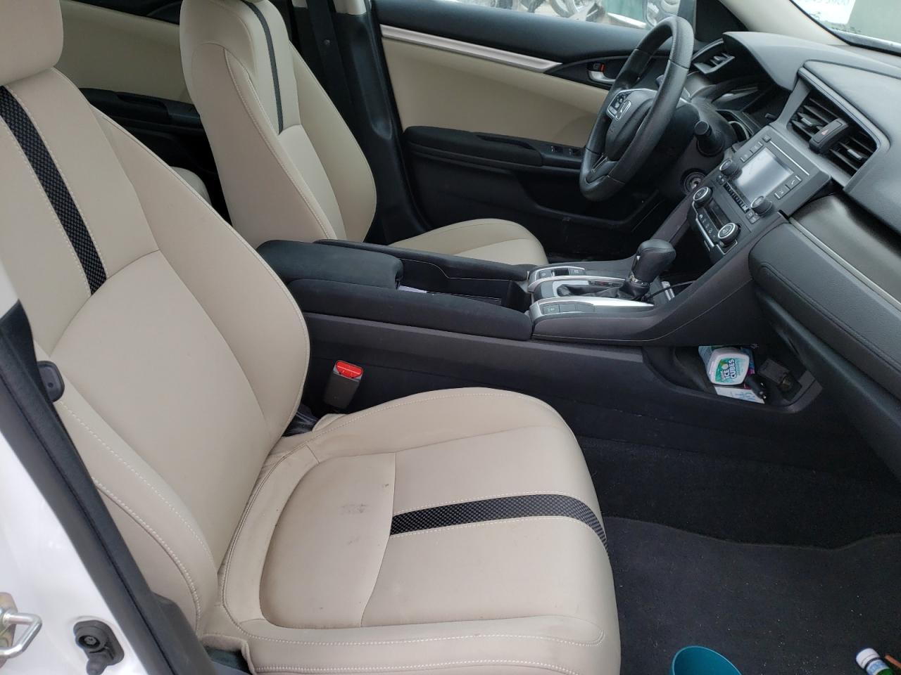 Photo 5 from auction – 2019 HONDA CIVIC LX with VIN 19XFC2F67KE005571