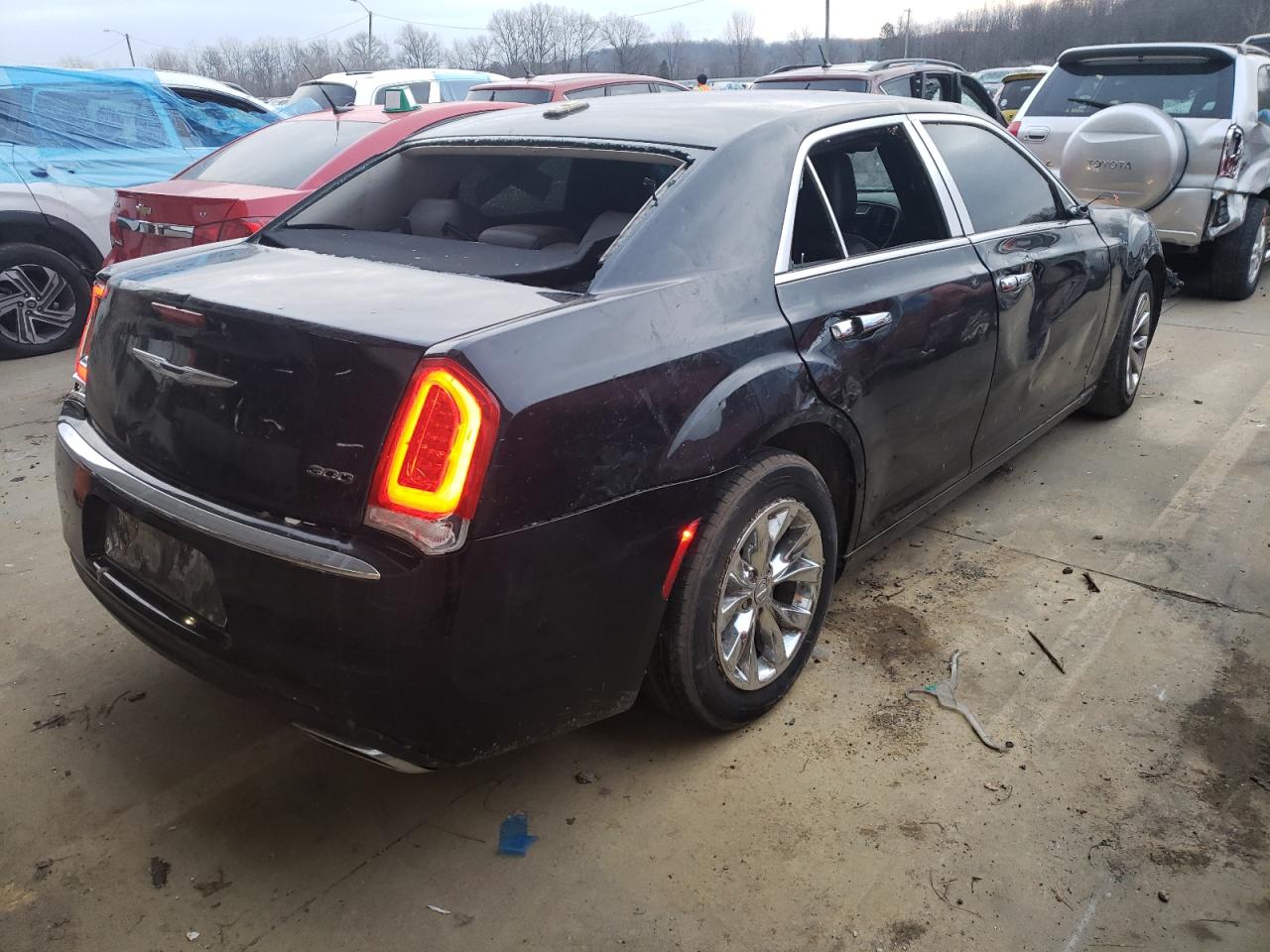 Фото 4 с аукциона – 2015 CHRYSLER 300 LIMITE с VIN 2C3CCAAGXFH769331