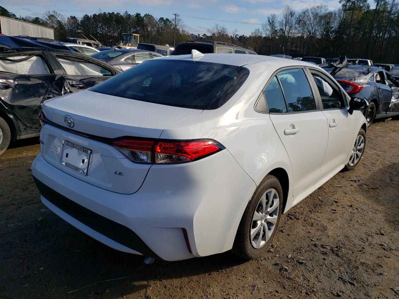 Photo 4 from auction – 2022 TOYOTA COROLLA LE with VIN 5YFEPMAE4NP291246
