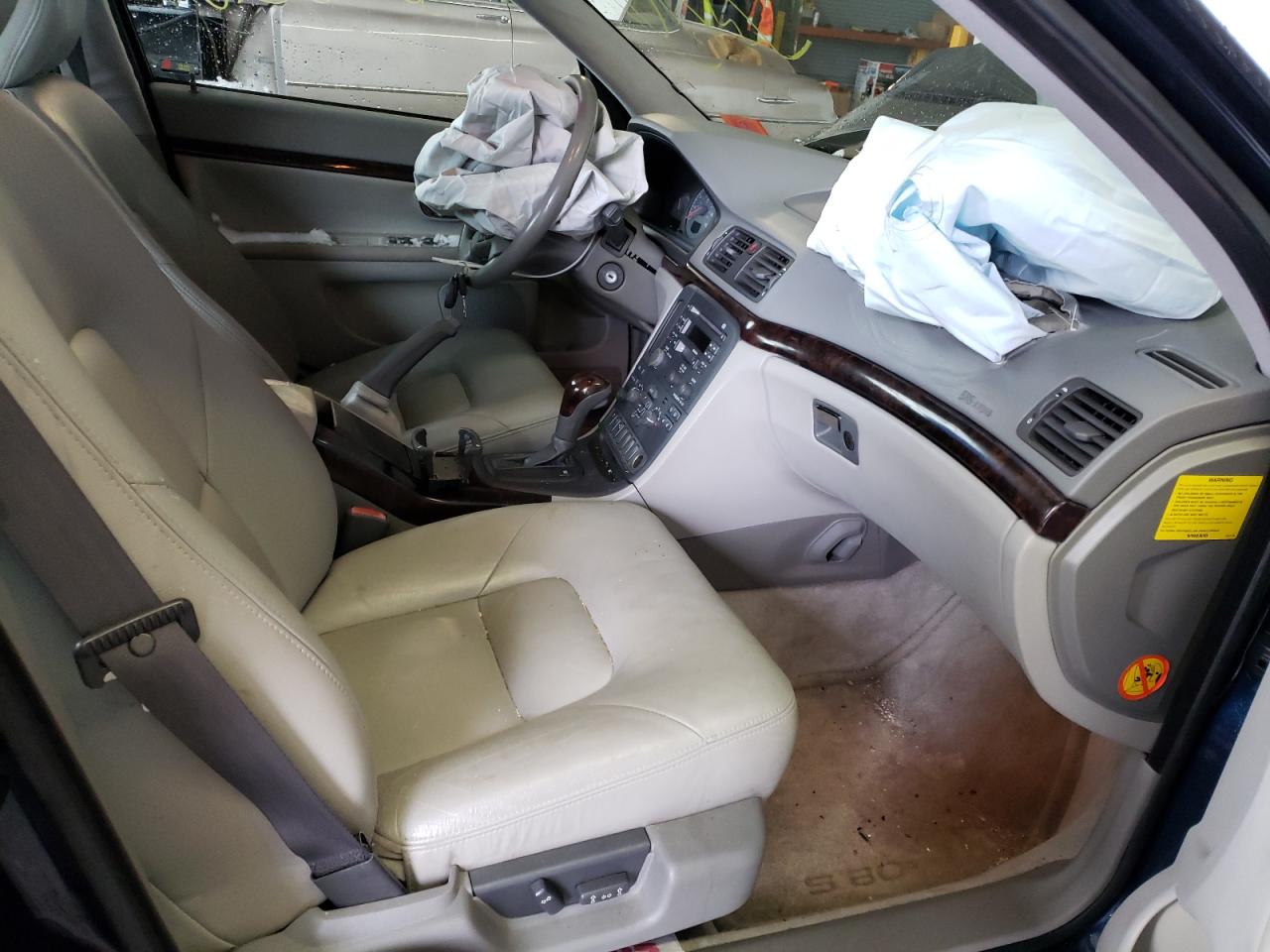 Photo 5 from auction – 2000 VOLVO S80 with VIN YV1TS94D0Y1067724