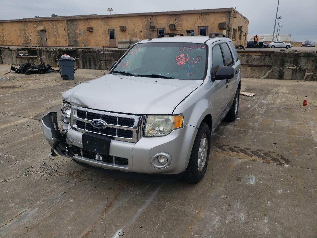 Photo 2 from auction – 2009 FORD ESCAPE with VIN 1FMCU93G29KB61610