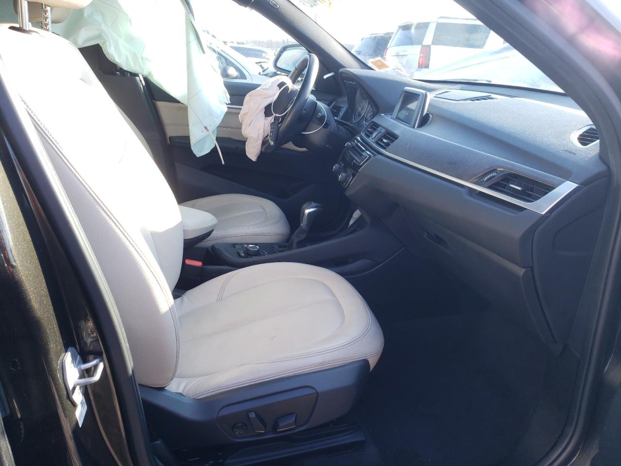 Photo 5 from auction – 2017 BMW X1 XDRIVE2 with VIN WBXHT3C30H5F86446