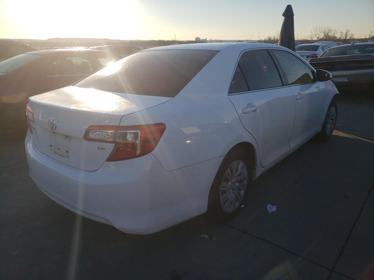Photo 4 from auction – 2014 TOYOTA CAMRY L with VIN 4T4BF1FK7ER416120