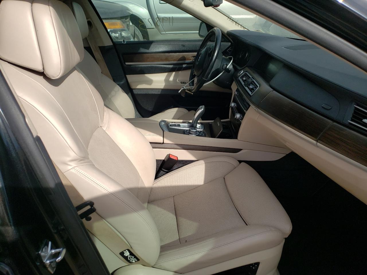 Photo 5 from auction – 2009 BMW 750 LI with VIN WBAKB83599CY58200