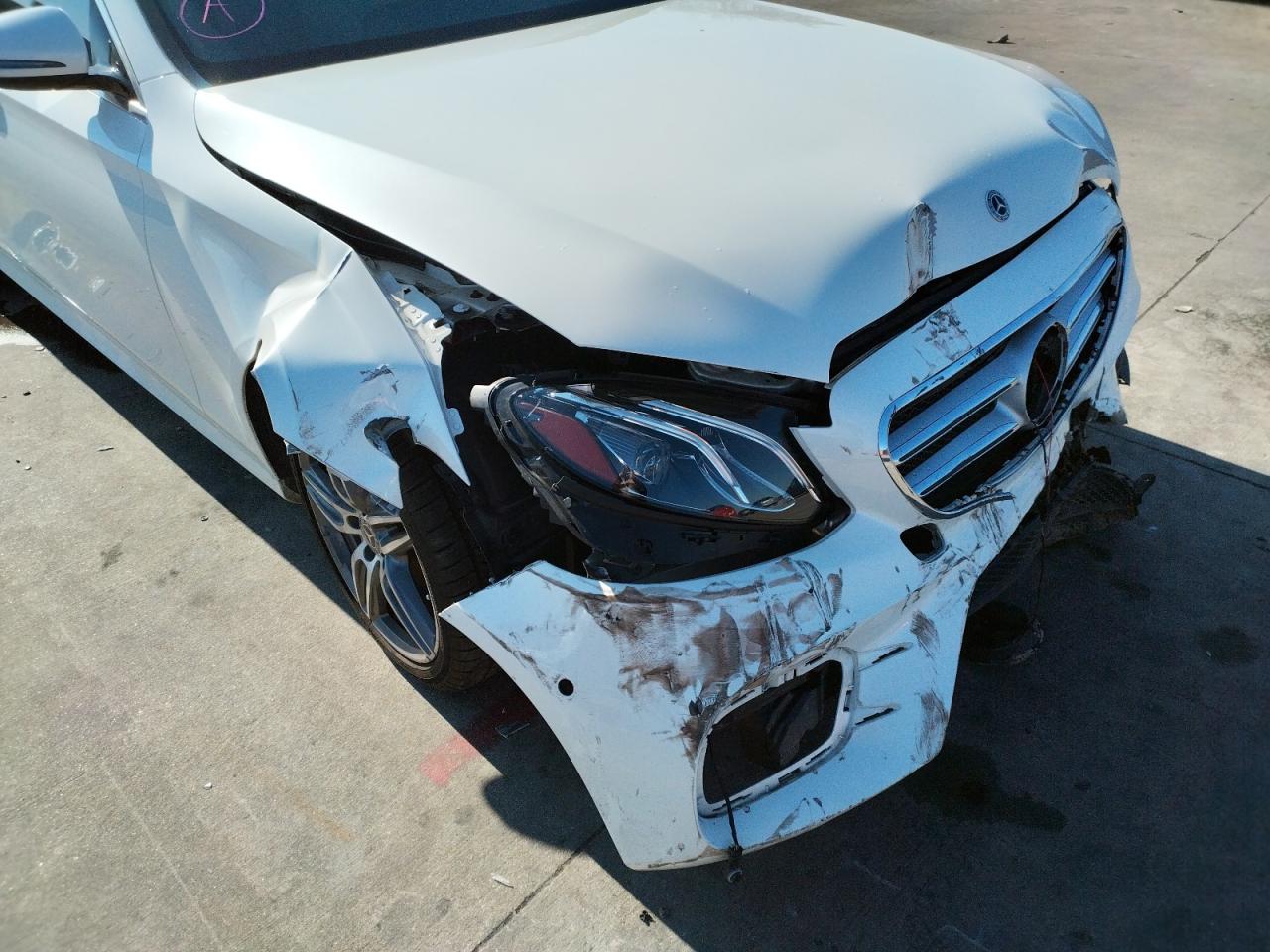 Photo 9 from auction – 2018 MERCEDES-BENZ E 300 with VIN WDDZF4JB2JA349076